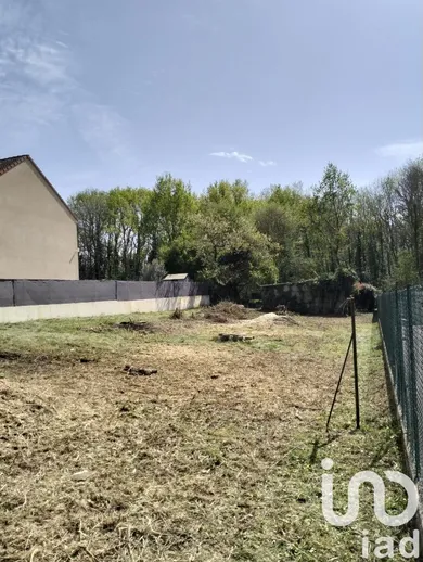 Terrain à bâtir à Vaux-le-Pénil (77000)