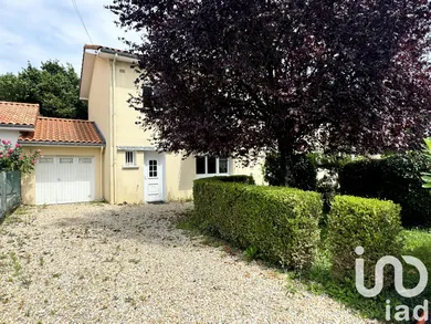 Townhouse in Saint-Yrieix-sur-Charente (16710)