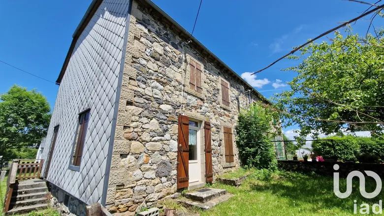 Maison 5 pièces 110 m² · à Saint-Genès-Champespe · 110 m² · 143 000 €