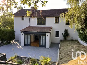 Village house in Montfort-l'Amaury (78490)