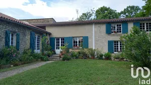 Maison de campagne à Saint-Brice (33540)