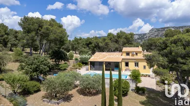 Traditional house at Taillades (84300)