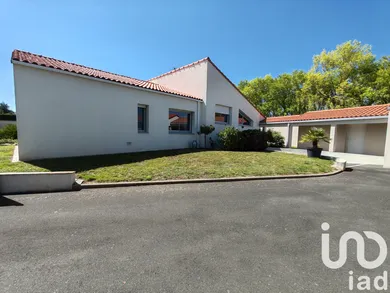 Townhouse at Le May-sur-Èvre (49122)