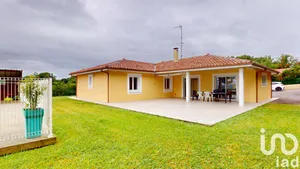 House at Labatut (40300)