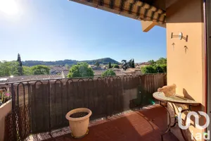 Apartment at Le Beausset (83330)