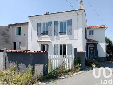 Maison à Saint-Hilaire-la-Palud (79210)