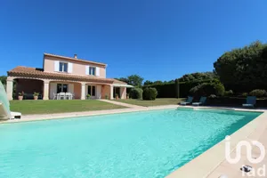 Traditional house at L'ISLE-SUR-LA-SORGUE (84800)