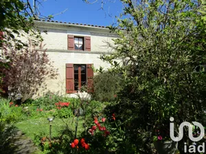 House at Le Gua (17600)