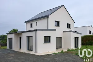 House at Dinard (35800)