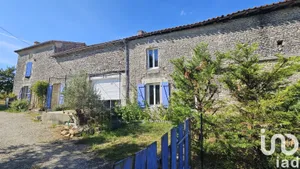 Maison de village à MOUTON (16460)
