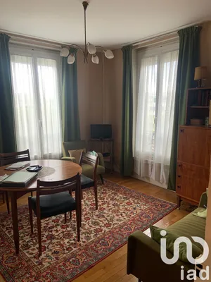 Apartment at Saint-Mandé (94160)