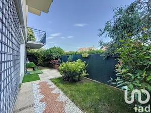 Apartment at Sainte-Geneviève-des-Bois (91700)