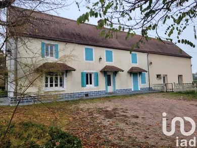 Maison de campagne à Le Pin (03130)