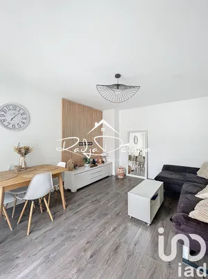 Apartment at Dugny (93440)