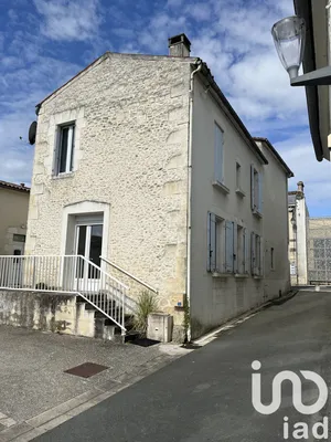 Townhouse at Saint-Genis-de-Saintonge (17240)