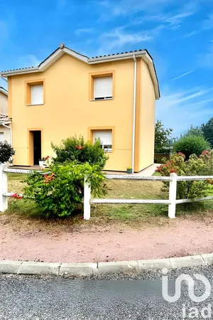 House at Peujard (33240)