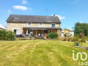 Longere at Cossé-le-Vivien (53230)