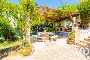 Maison à Roquebrune-sur-Argens (83520)