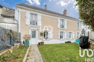Maison traditionnelle à Chailly-en-Brie (77120)