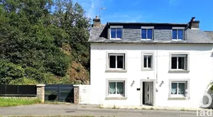 Traditional house at Pont-de-Buis-lès-Quimerch (29590)