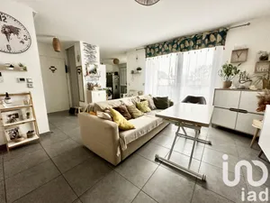 Duplex at Pont-Sainte-Maxence (60700)