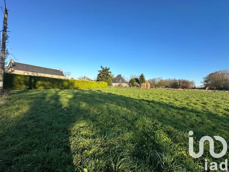 Terrain à bâtir à Taupont (56800) · 59 500 €
