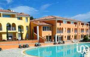 Apartment at Gréoux les Bains (04800)