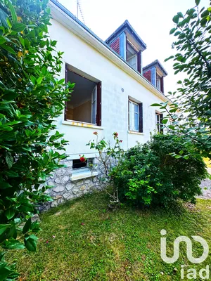 Maison traditionnelle à Saint-Laurent-en-Gâtines (37380)