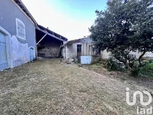 Village house in Vouharte (16330)