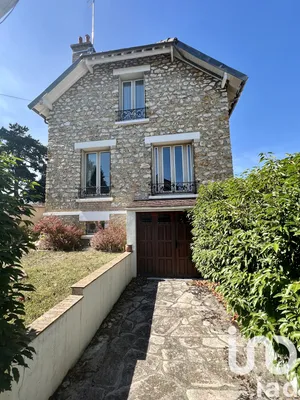 House at Ézanville (95460)