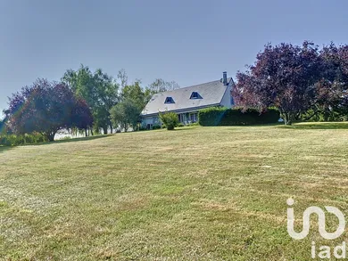Traditional house at Saint-Antoine-du-Rocher (37360)