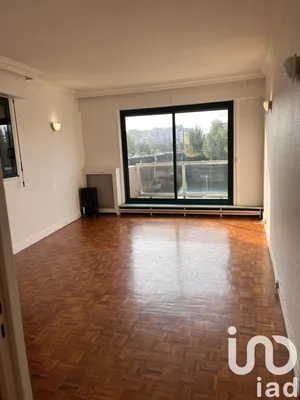 Studio at Courbevoie (92400)