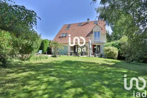 Maison traditionnelle à Feucherolles (78810)