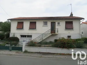 House at Moncoutant (79320)