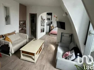 Apartment in Paris (75010)