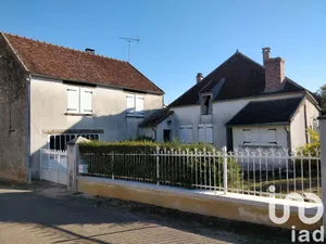 Maison de village à Montillot (89660)