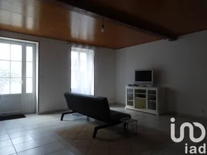 Townhouse at Saint-Savin (33920)