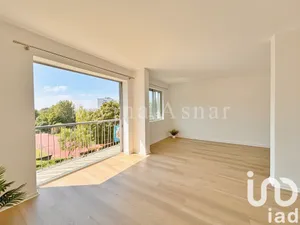 Apartment at Fresnes (94260)