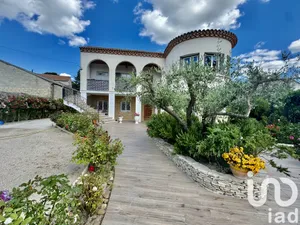 Architectural house at Beaucaire (30300)