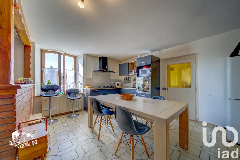 Maison 8 pièces 268 m² · à Andilly · 268 m² · 270 000 €