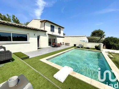 Traditional house at Suze-la-Rousse (26790)