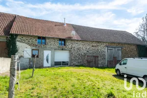 Village house at Saint-Cyr-Les-Champagnes (24270)