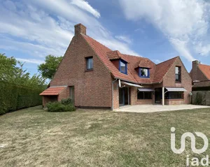 Architectural house at Ennetières-en-Weppes (59320)