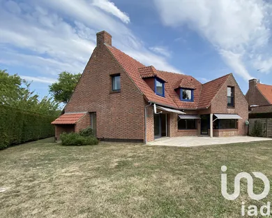 Architectural house at Ennetières-en-Weppes (59320)