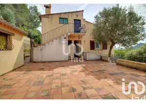 Traditional house in Bagnols-en-Forêt (83600)