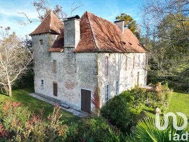 Castle at Momas (64230)