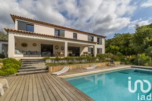 Maison d'architecte à Grimaud (83310)