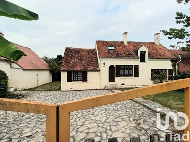 House at COUFFY (41110)