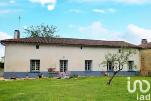 House at Vanzay (79120)