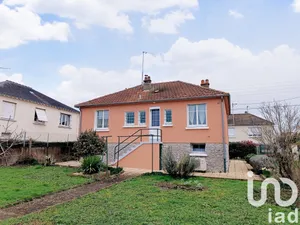 House at Laval (53000)